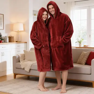 Hanorac patura cu maneci gluga si buzunar cangur Flanel Polar 370g mp 135 cm Rosu