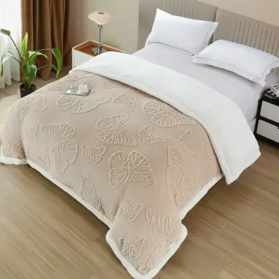 Patura Cocolino cu Fluturi 3D cu Blanita Sherpa, 200x230 cm – Confort si Eleganta de la Johny Home…