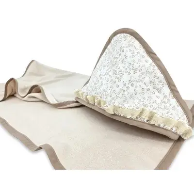 Prosop cu gluga, MimiNu, Premium, Cu volanas si dantela, Dimensiune 100x100 cm, Din bumbac si…